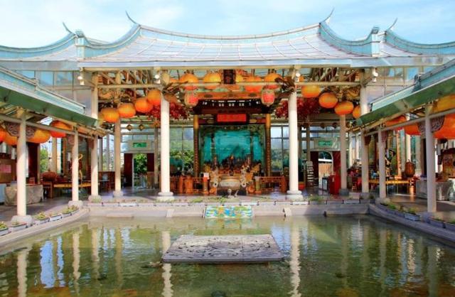 彰化著名景點 臺灣玻璃館，光影交織的夢幻國境